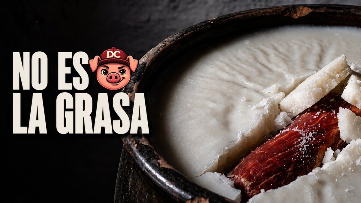 Orza de barro con lomo cubierto de manteca blanca, el método para conservar carn