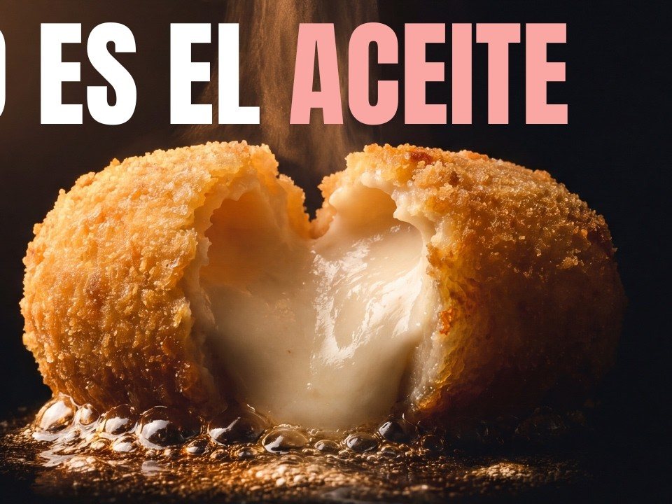 Croquetas de jamón fritas y una abierta por la mitad, para explicar por qué se a